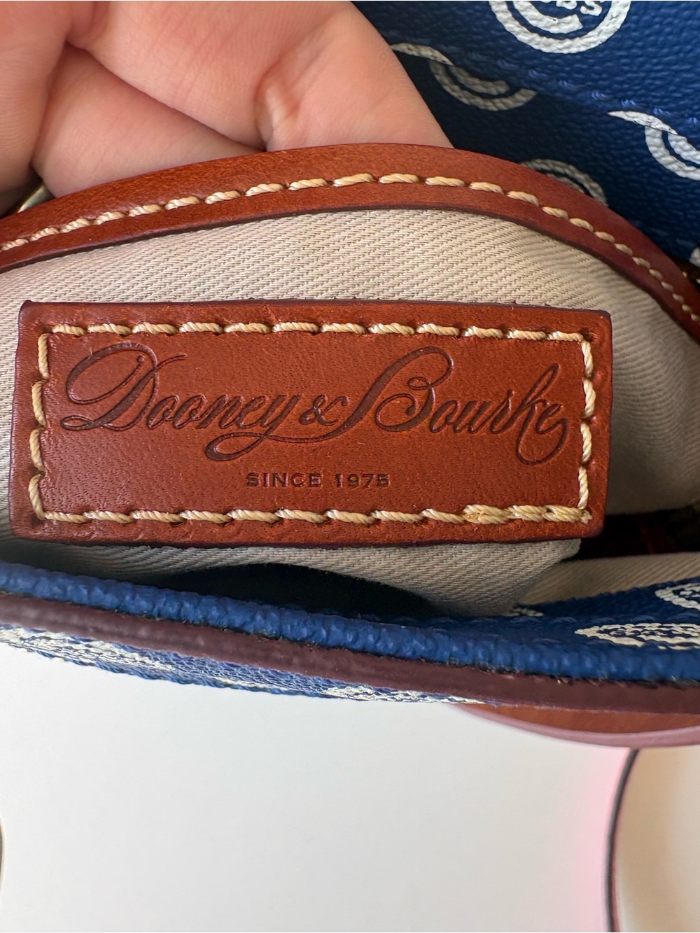 Sold! Dooney & Bourke Chicago Cubs Crossbody Bag - Picture 9 of 14